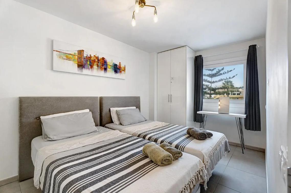 Apartamento De Lujo En Torre Del Sol, Playa De Las Americas Arona  Exterior foto